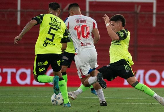 Nhận định soi kèo Argentinos Juniors vs Barracas lúc 07h15 ngày 26/11/2024