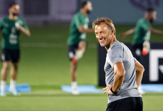 Thua thảm Indo, HLV Herve Renard bị danh thủ chỉ trích: ‘Thất bại hoàn toàn về chiến thuật!’